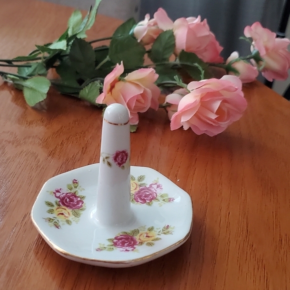 Vintage Porcelain Floral Ring Holder with Gold Trim - Picture 2 of 6
